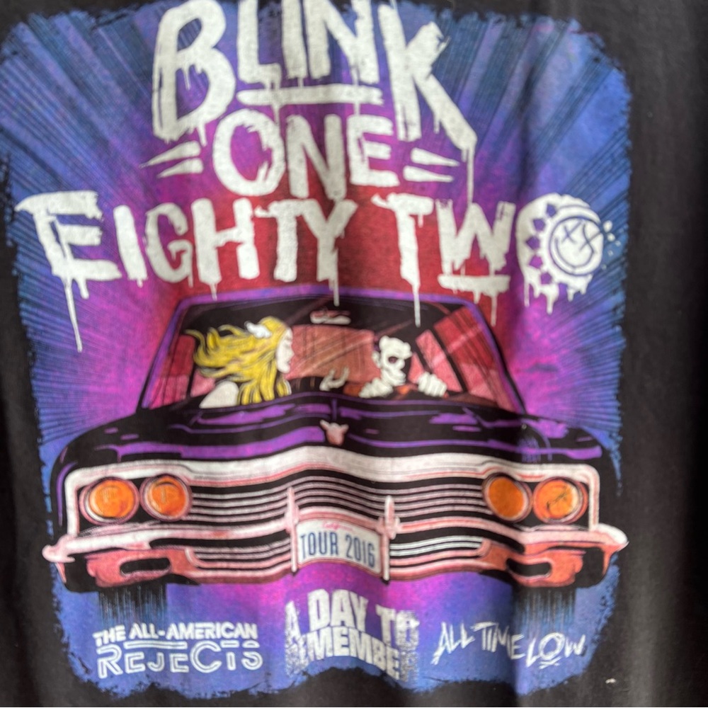 🍒💣 Blink 182 2016 concert merch t-shirt